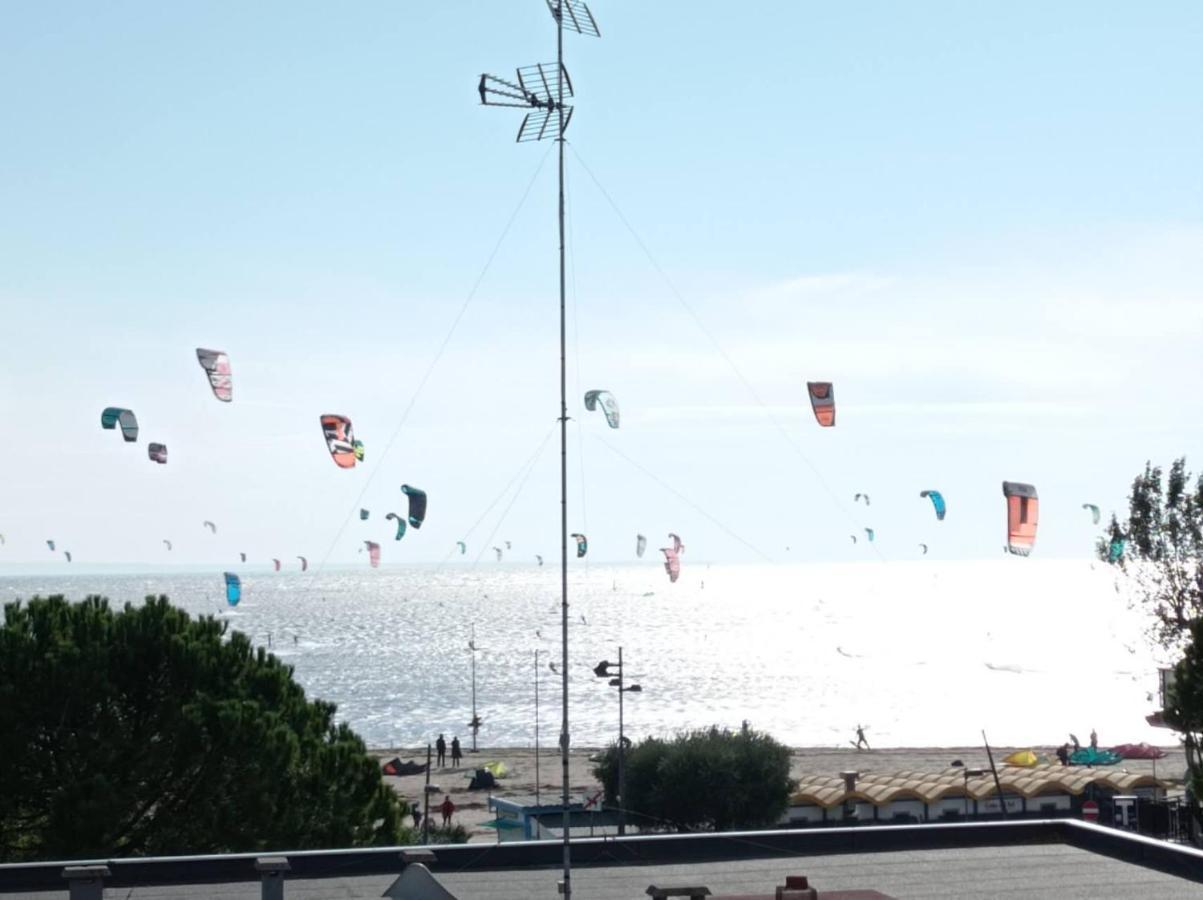 Seaview Beach Front Grado Pineta Andromeda Exterior photo